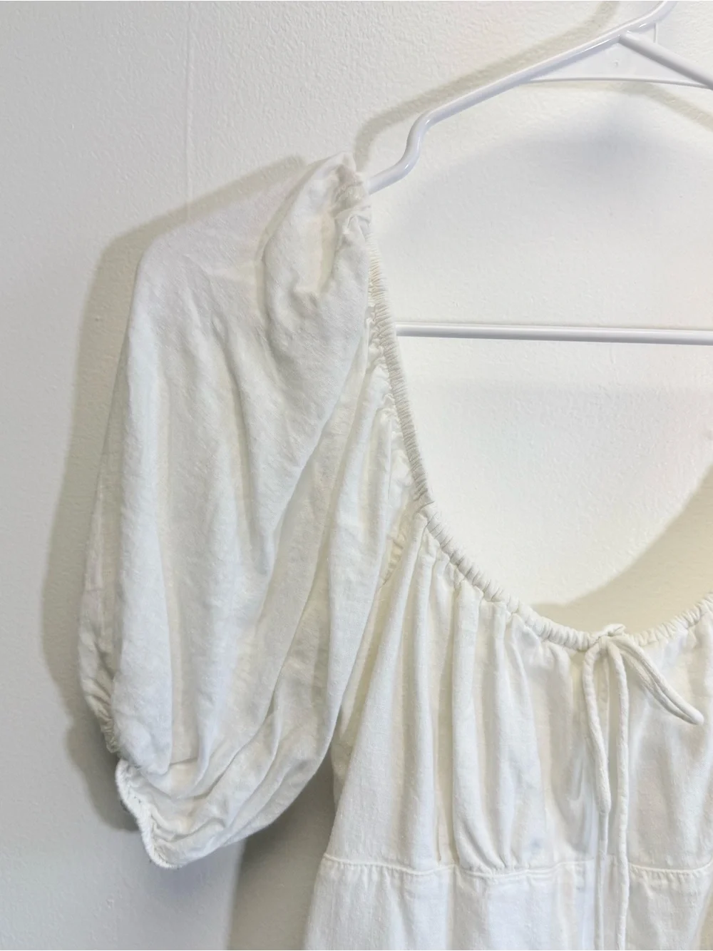 Abercrombie & Fitch White Puff Sleeve Bow Tie Front Smocked Peasant Top Small